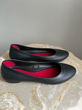 Crocs Women’s 10 Black Ballet Flats with Red Insole